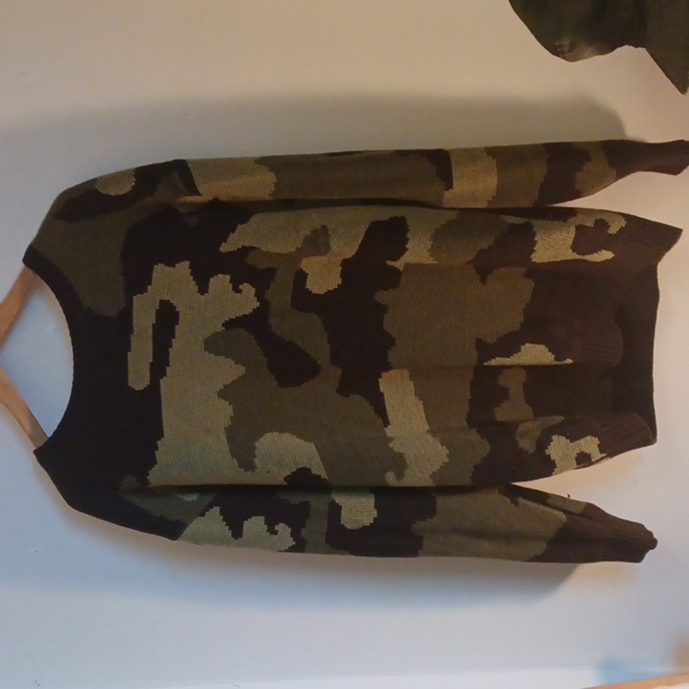 CAMO SWEATER 3X